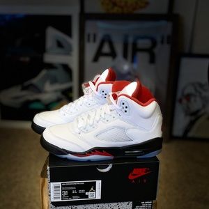 Jordan Air Retro 5 (G/S) - Size 3.5 Youth